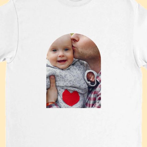 Thème Arche simple sur un tee-shirt personnalisé avec une photo